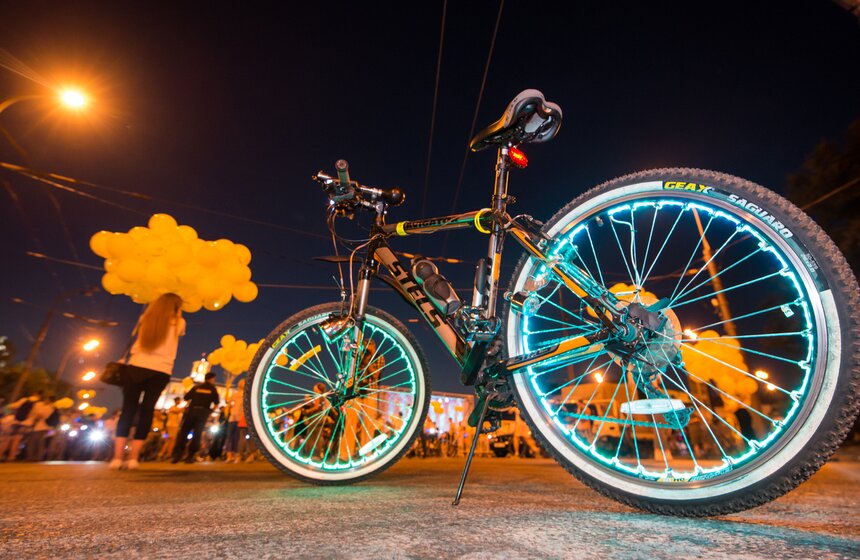 В столице прошел ночной велопарад 7 фото