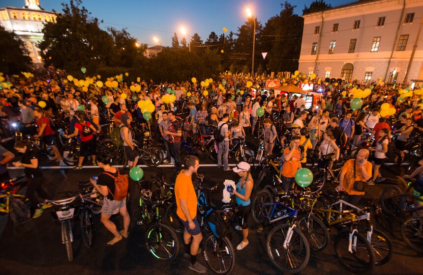 В столице прошел ночной велопарад 5 фото