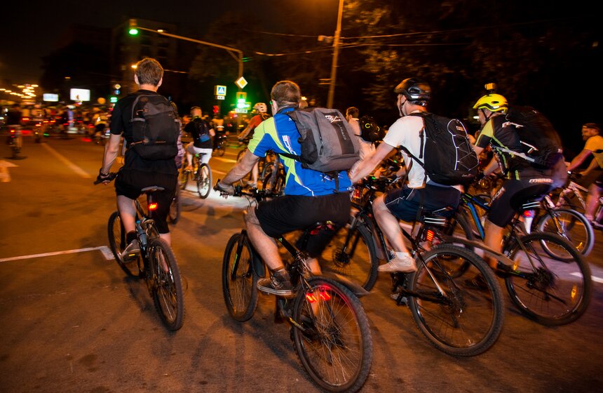 В столице прошел ночной велопарад 8 фото