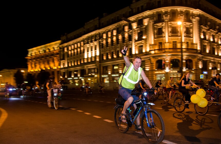 В столице прошел ночной велопарад 10 фото