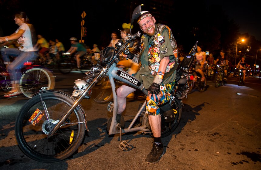 В столице прошел ночной велопарад 9 фото