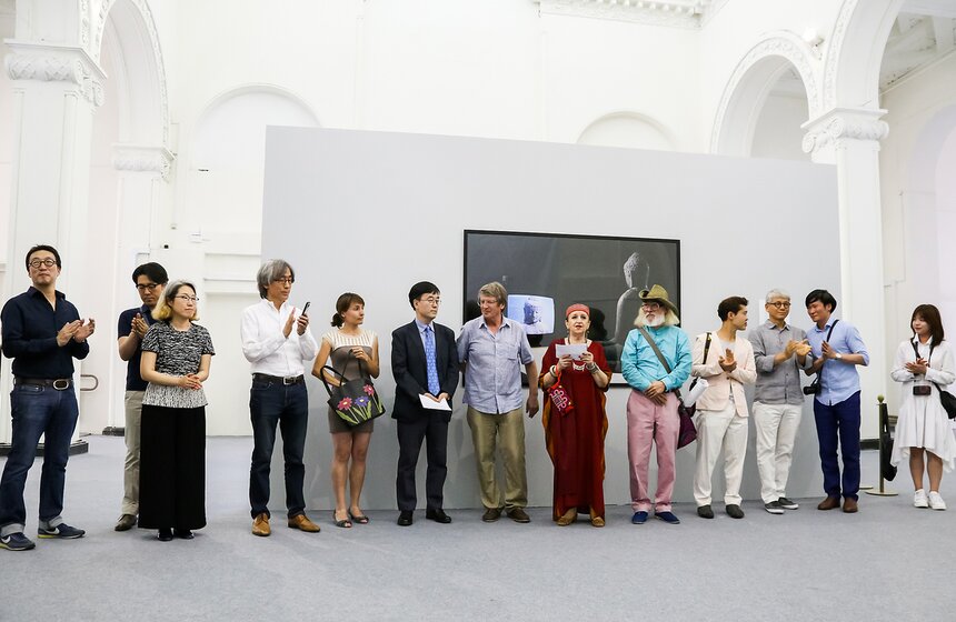 На ВДНХ открылась выставка современных художников Южной Кореи 28 фото