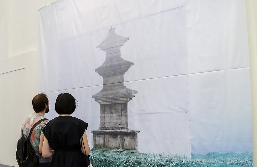 На ВДНХ открылась выставка современных художников Южной Кореи 12 фото