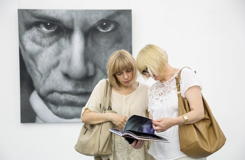 На ВДНХ открылась выставка современных художников Южной Кореи 11 фото