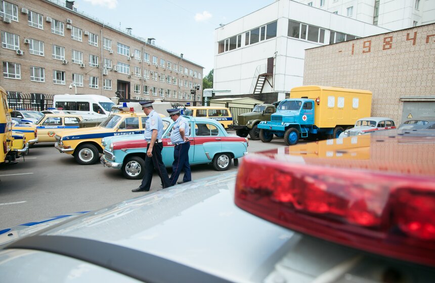 Память в металле: какие ретромашины есть у ГИБДД 25 фото