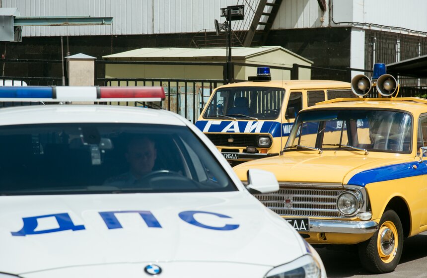 Память в металле: какие ретромашины есть у ГИБДД 11 фото