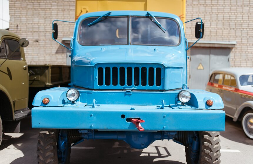 Память в металле: какие ретромашины есть у ГИБДД 14 фото