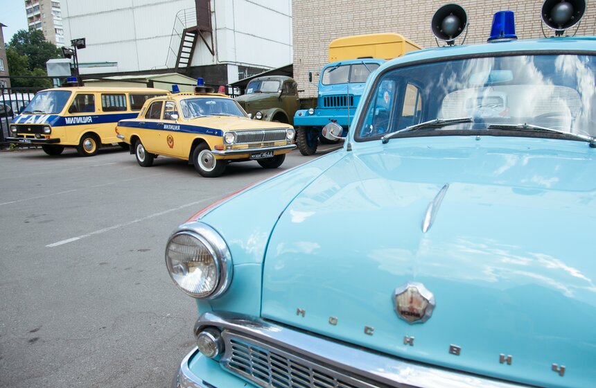 Память в металле: какие ретромашины есть у ГИБДД 3 фото