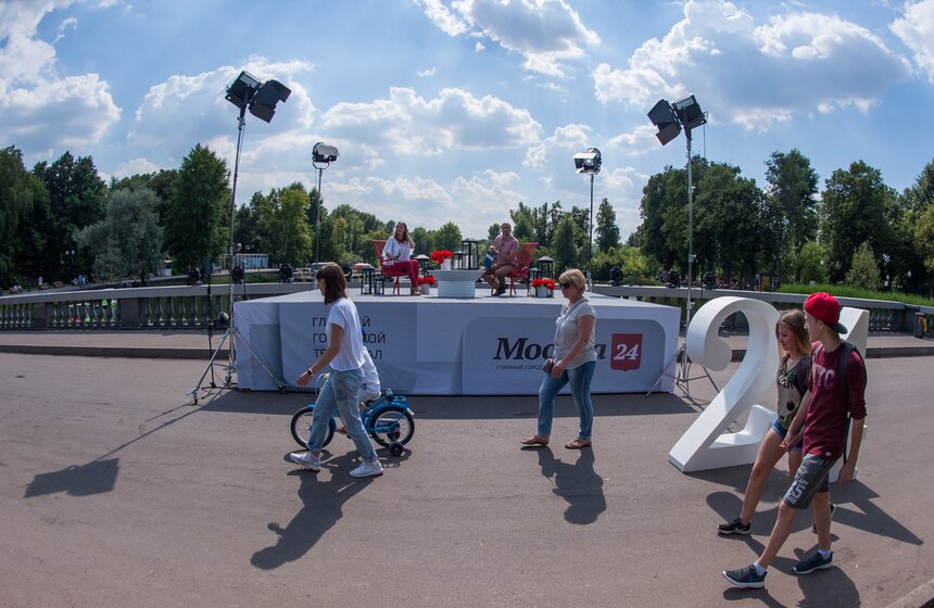 Съемки интервью "Лето в парке" в парке Горького 22 фото