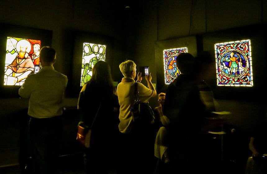 Выставка западноевропейских витражей в галерее JART 9 фото