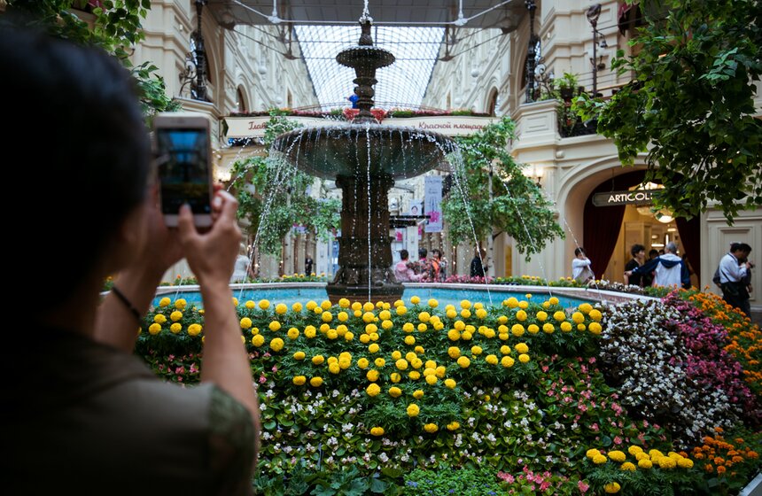 Фестиваль цветов в ГУМе 19 фото