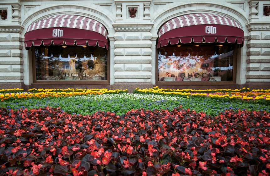 Фестиваль цветов в ГУМе 12 фото