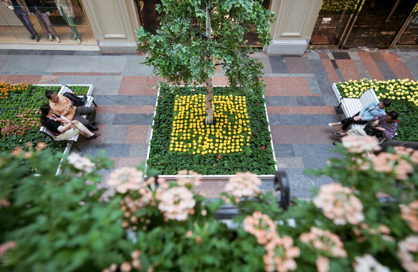 Фестиваль цветов в ГУМе 21 фото