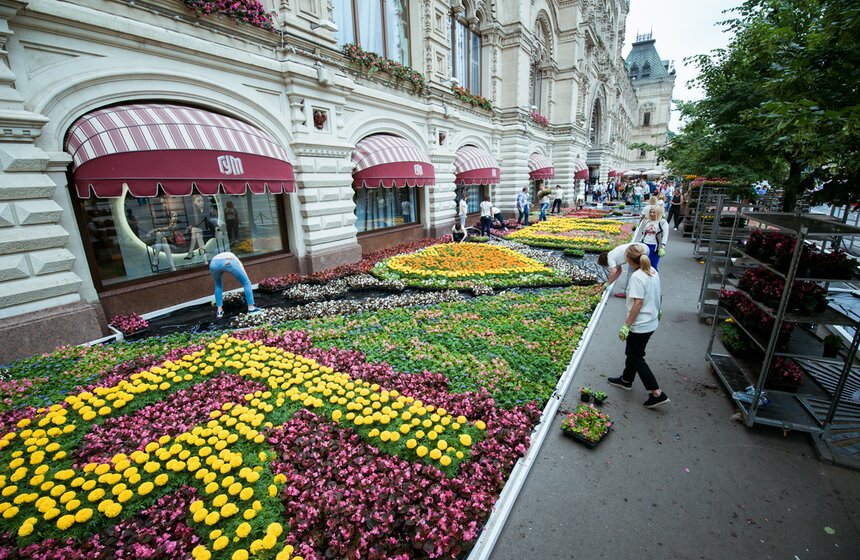 Фестиваль цветов в ГУМе 1 фото