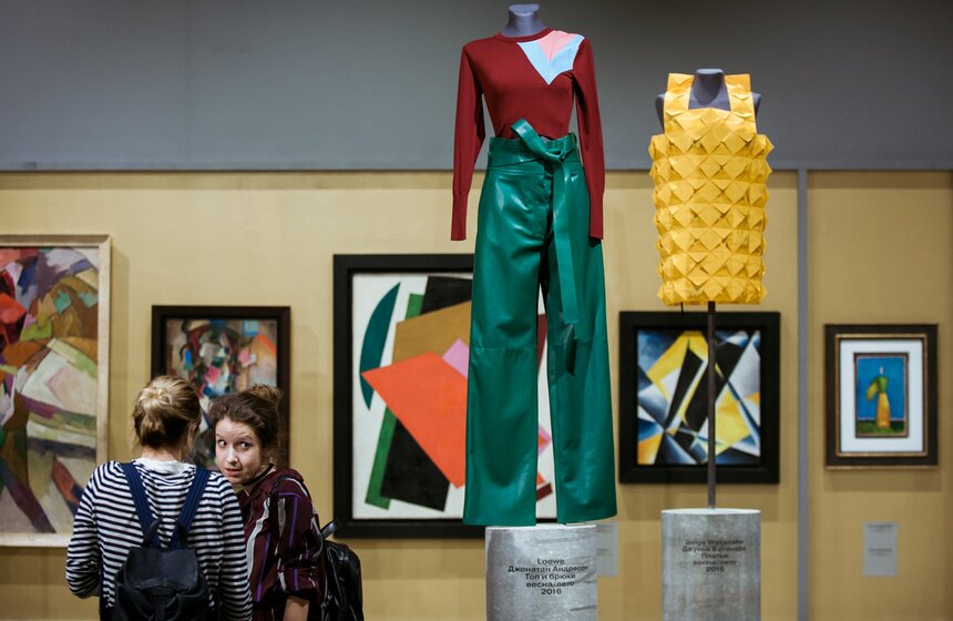 Выставка о влиянии русского авангарда на современную моду 6 фото