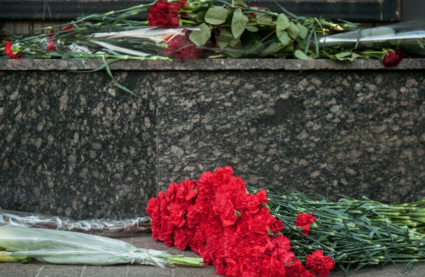 Москвичи выразили соболезнования в связи с терактом в Стамбуле 6 фото