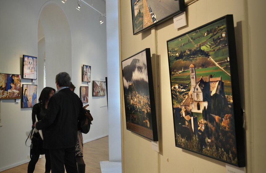 12 апреля в столице открылась фотовыставка "Лик и слово" 12 фото