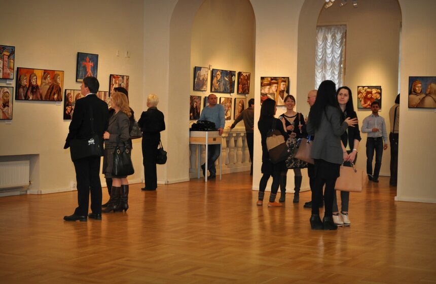 12 апреля в столице открылась фотовыставка "Лик и слово" 11 фото