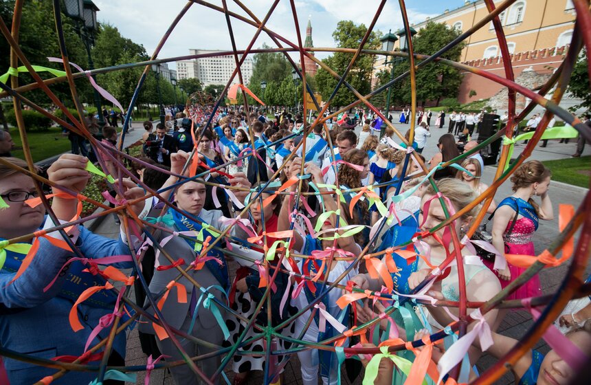 Выпускной московских школьников 4 фото