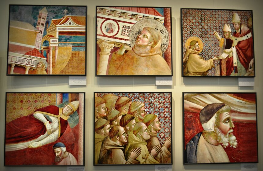 12 апреля в столице открылась фотовыставка "Лик и слово" 18 фото