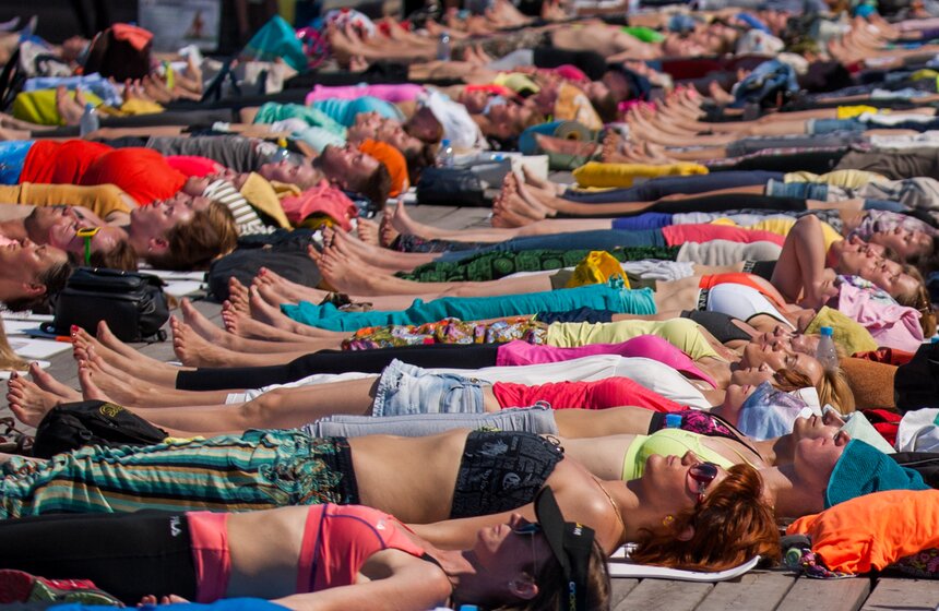 Международный день йоги в парке искусств МУЗЕОН 8 фото