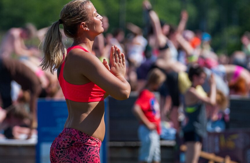 Международный день йоги в парке искусств МУЗЕОН 3 фото