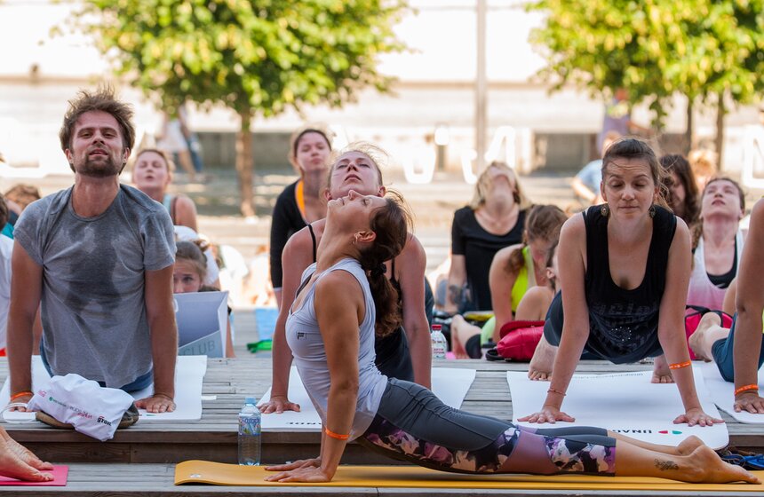 Международный день йоги в парке искусств МУЗЕОН 4 фото