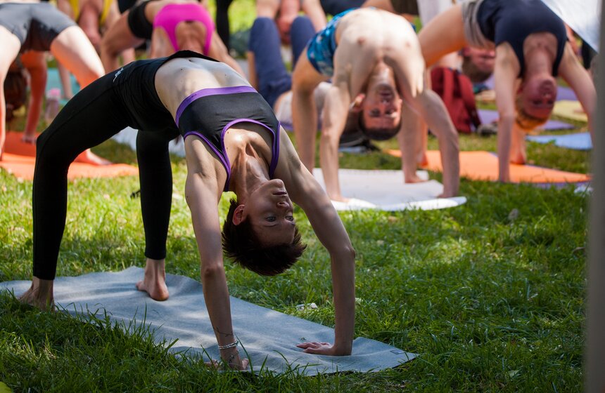 Международный день йоги в парке искусств МУЗЕОН 19 фото