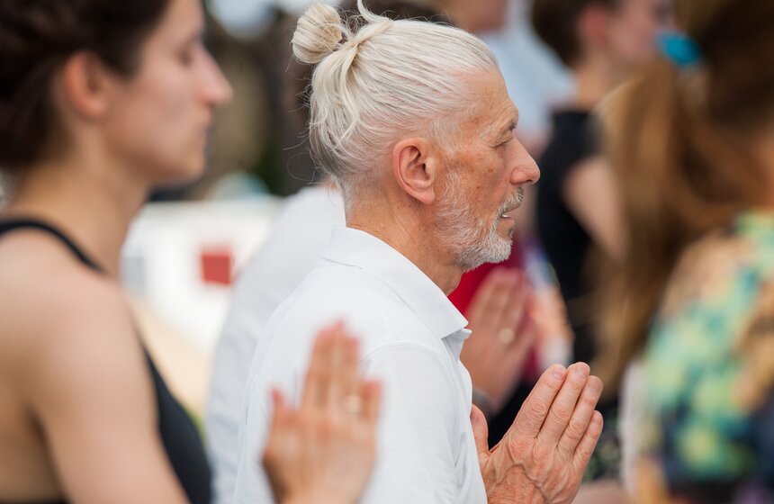 Международный день йоги в парке искусств МУЗЕОН 18 фото