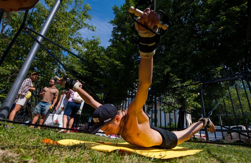 Международный день йоги в парке искусств МУЗЕОН 20 фото