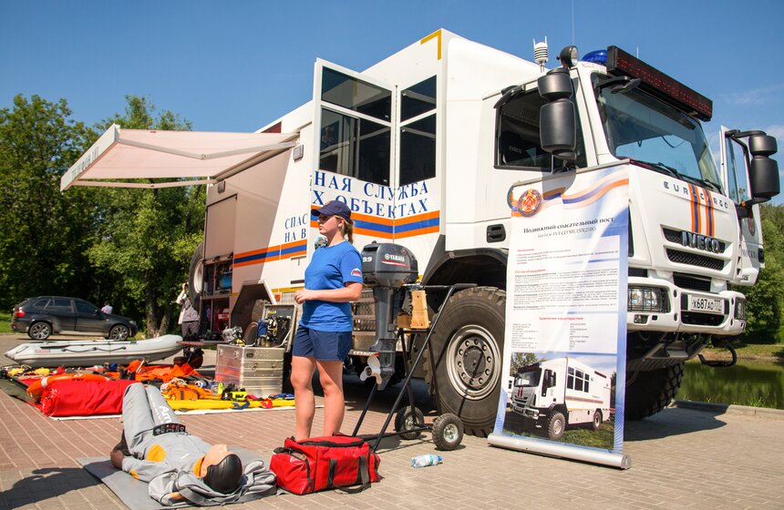 Сотрудники МЧС провели мастер-класс по безопасности на воде 14 фото