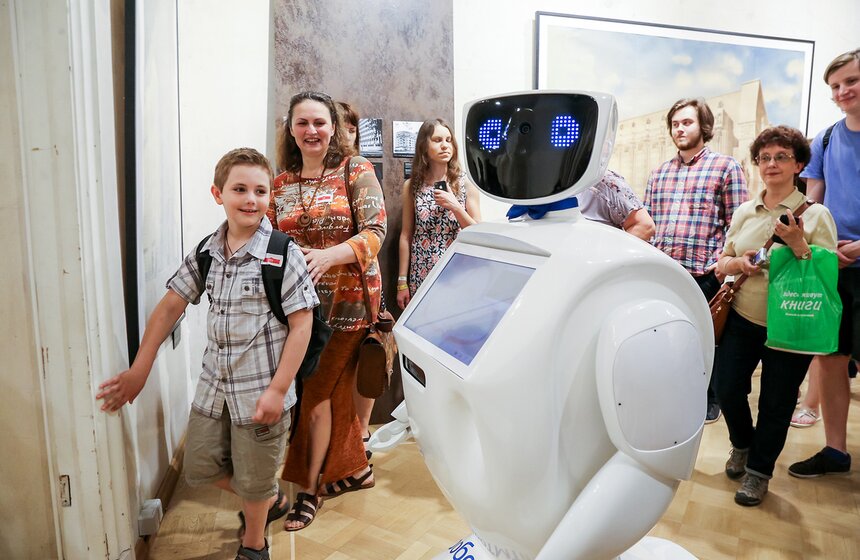 Экскурсия с участием робота-экскурсовода в Музее архитектуры 12 фото