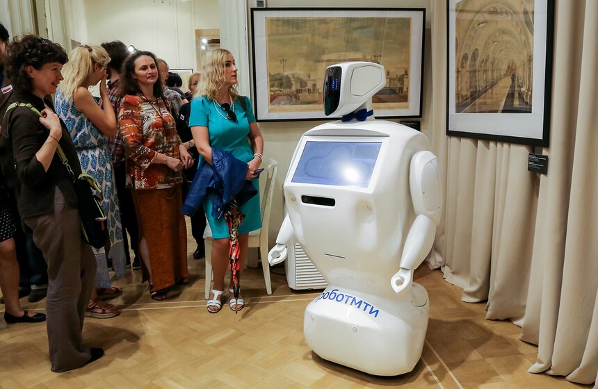 Экскурсия с участием робота-экскурсовода в Музее архитектуры 13 фото