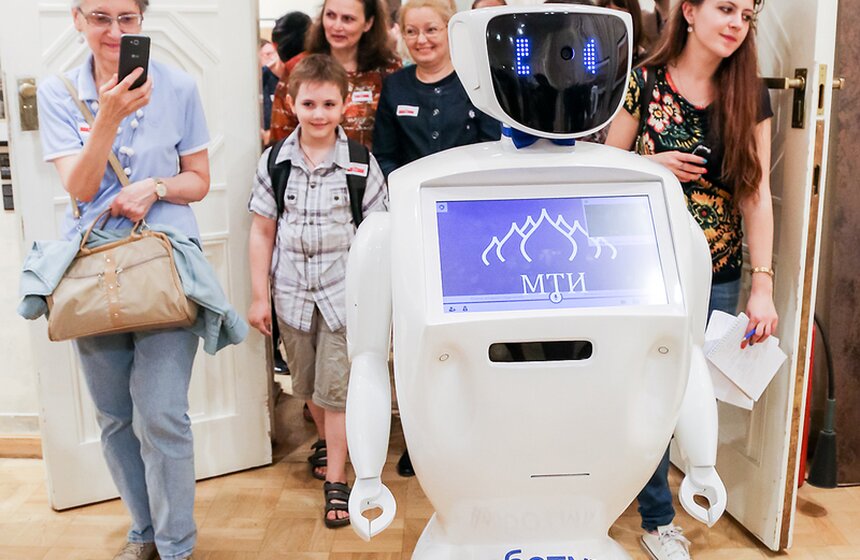 Экскурсия с участием робота-экскурсовода в Музее архитектуры 3 фото