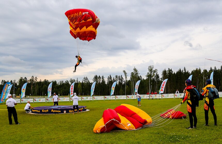 Чемпионат мира по парашютному спорту в парке "Патриот" 49 фото
