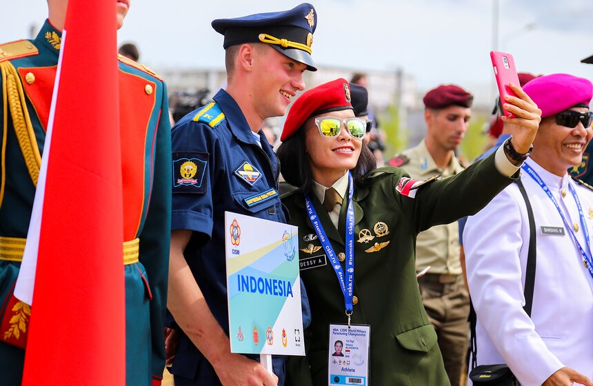 Чемпионат мира по парашютному спорту в парке "Патриот" 3 фото