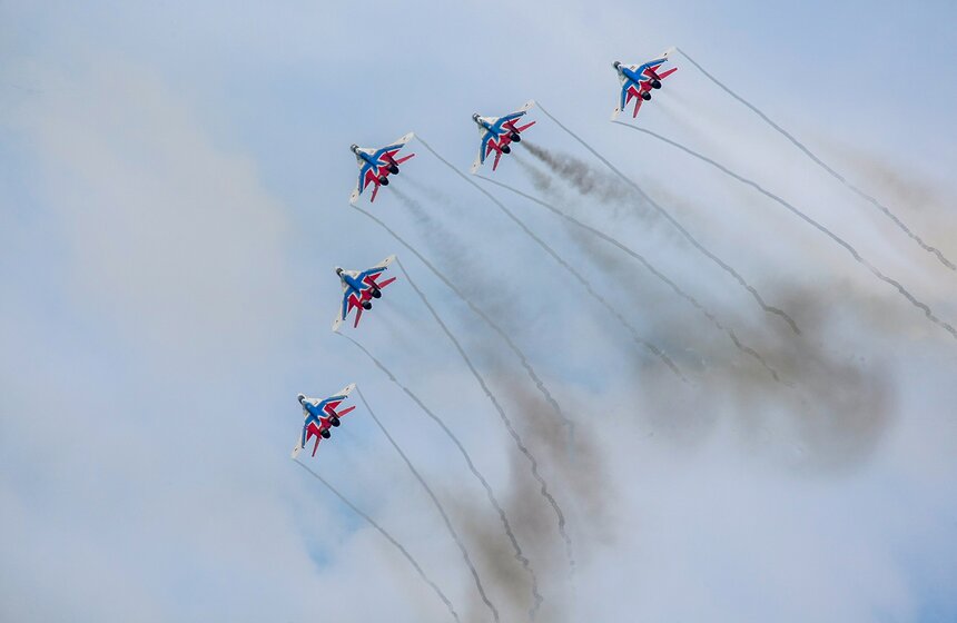 Чемпионат мира по парашютному спорту в парке "Патриот" 14 фото