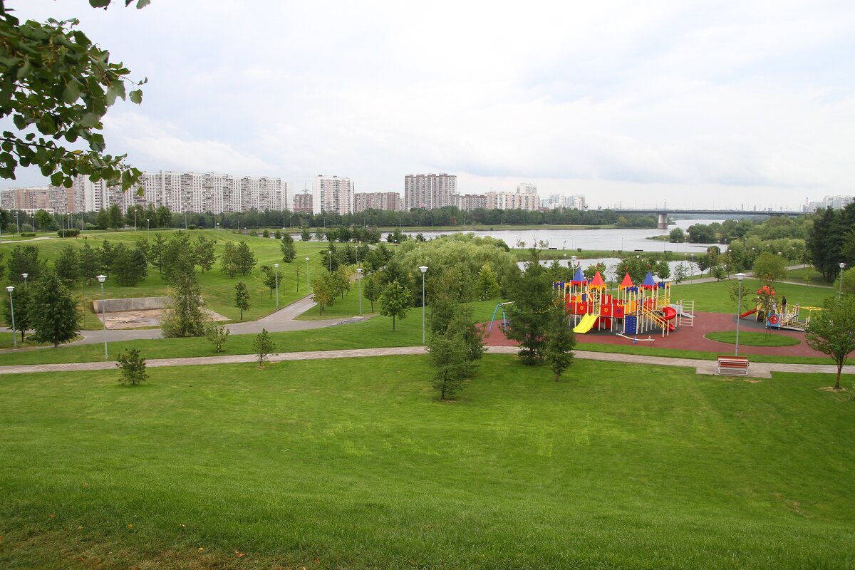 Братеевский каскадный парк в москве