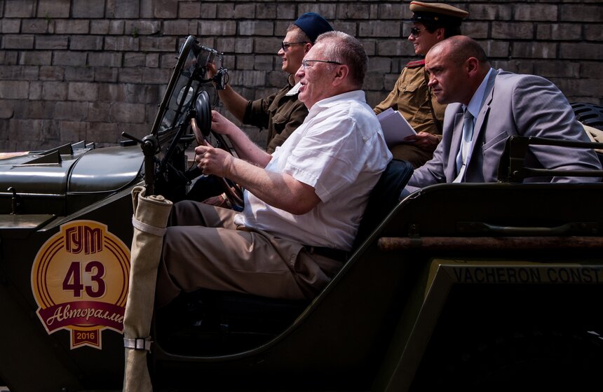 В Москве состоялось ралли раритетных ретромашин 19 фото