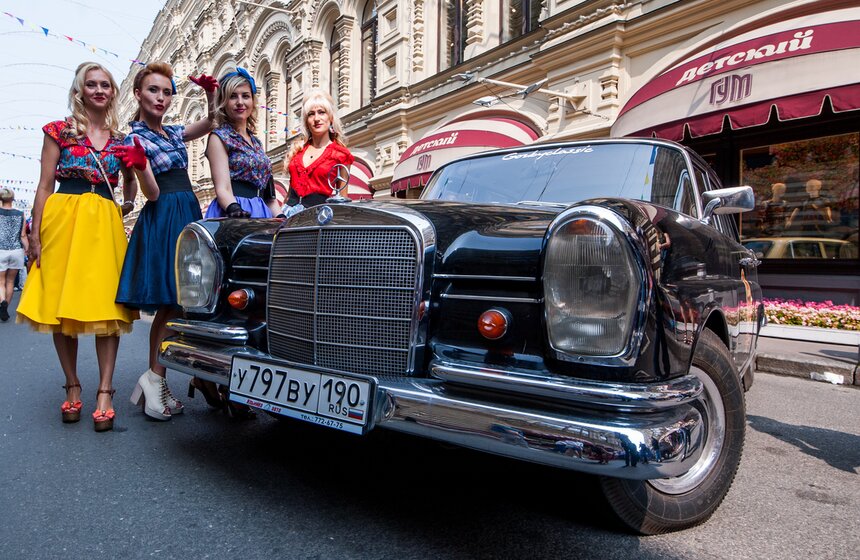 В Москве состоялось ралли раритетных ретромашин 9 фото