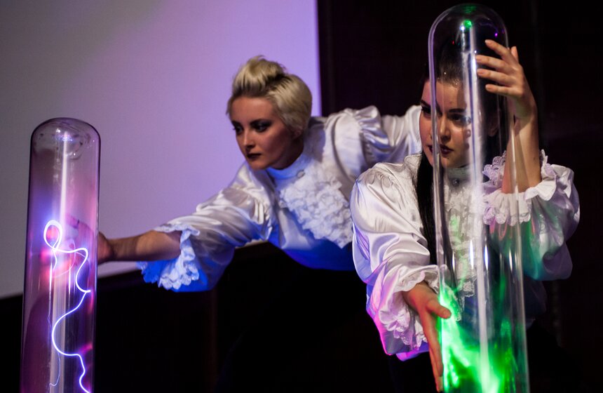 Юбилей Николы Теслы отметили в Tesla-Hall 18 фото