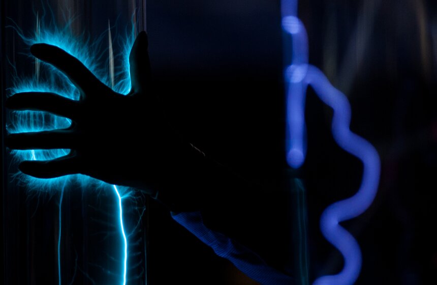 Юбилей Николы Теслы отметили в Tesla-Hall 4 фото