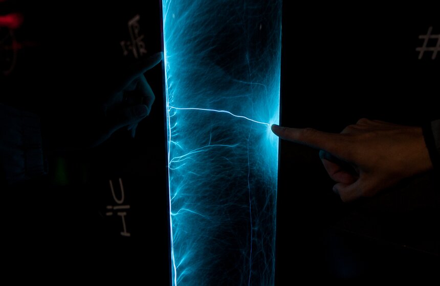 Юбилей Николы Теслы отметили в Tesla-Hall 2 фото