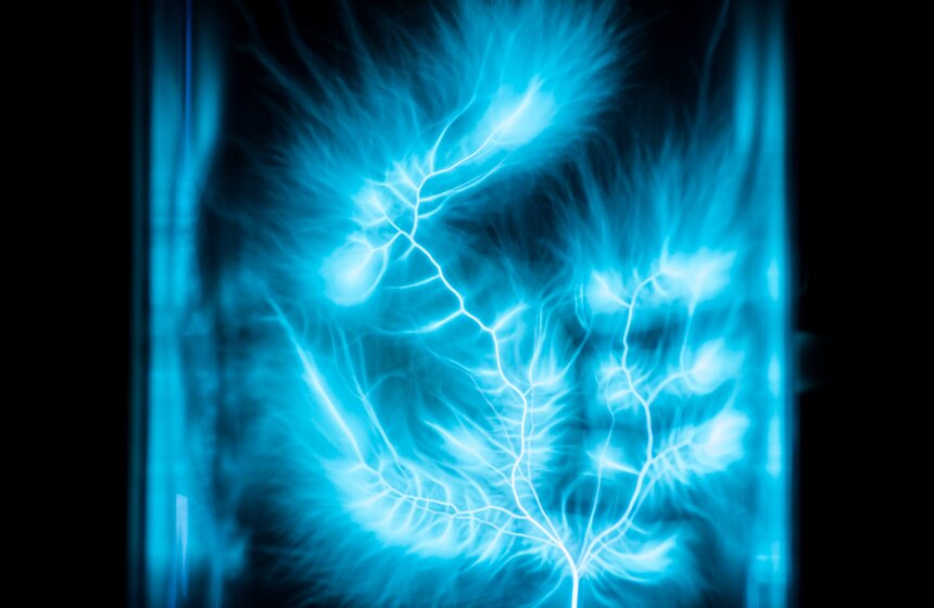 Юбилей Николы Теслы отметили в Tesla-Hall 6 фото