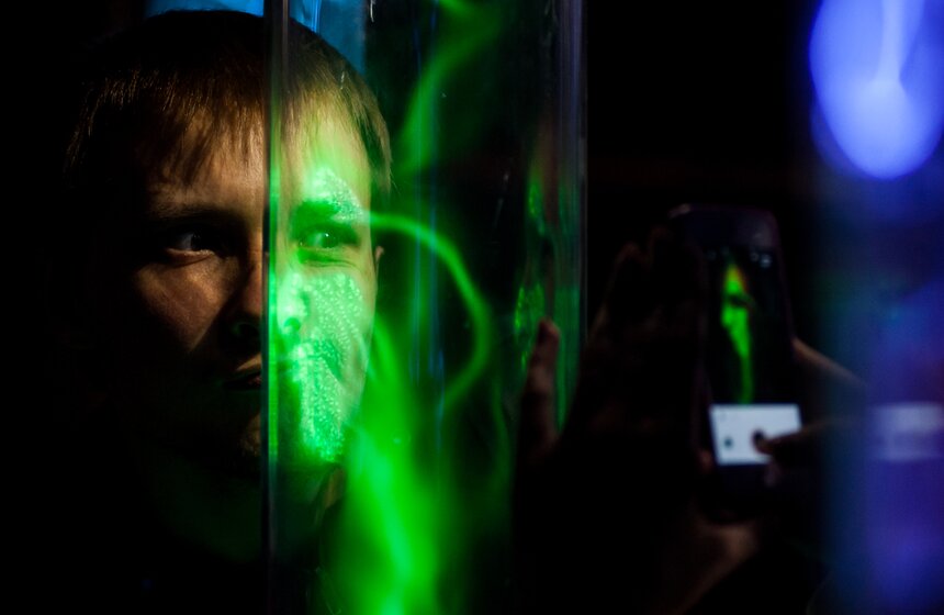 Юбилей Николы Теслы отметили в Tesla-Hall 9 фото