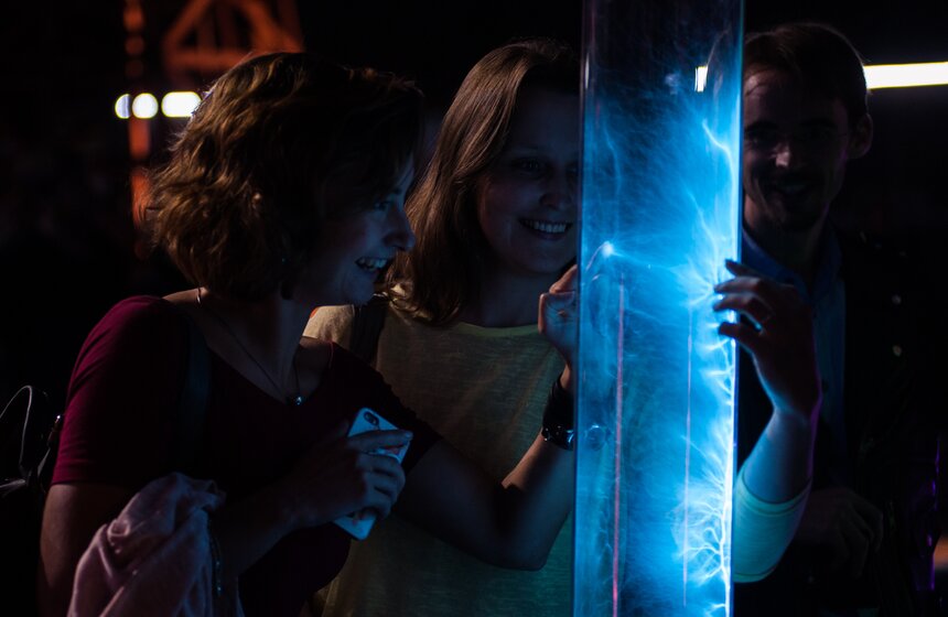 Юбилей Николы Теслы отметили в Tesla-Hall 12 фото