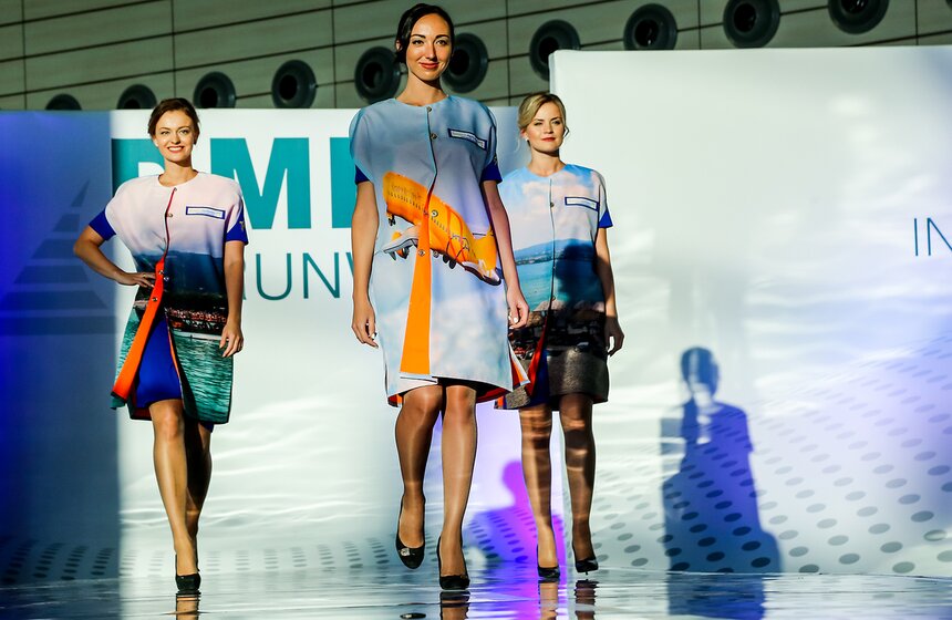 Показ авиационной моды в Домодедово 24 фото