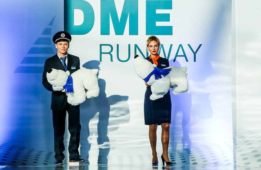 Показ авиационной моды в Домодедово 26 фото