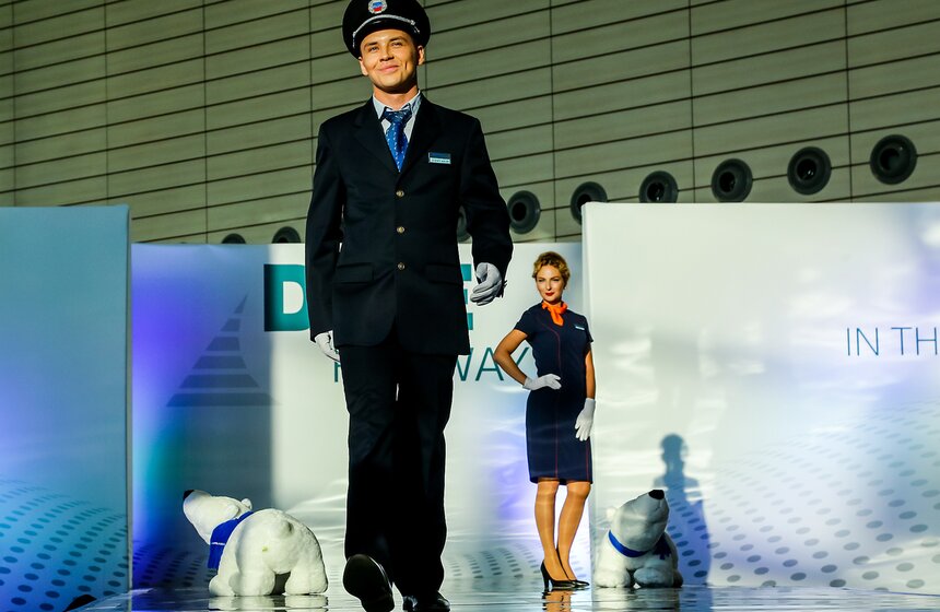 Показ авиационной моды в Домодедово 27 фото