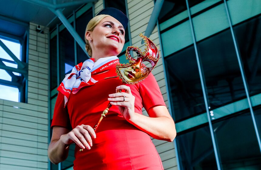 Показ авиационной моды в Домодедово 5 фото